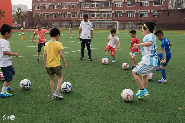 媒体人：还是输在没有高后卫身上 我们没有更多持球点来组织进攻