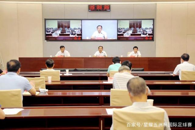 杭州早高峰车辆自燃引发关注，司机反应获赞